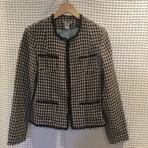 Like New Mac & Jax tweed jacket with hooks closure